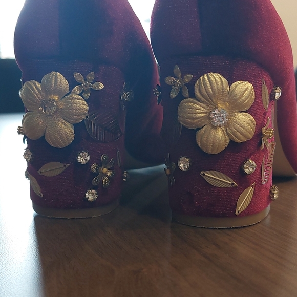 💃 Badgley Mischka Shoes - Picture 3 of 11